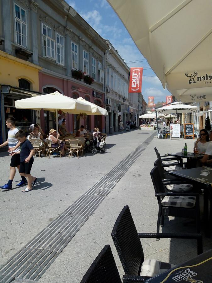 Ferienwohnung Studio Jolie Novi Sad Exterior foto