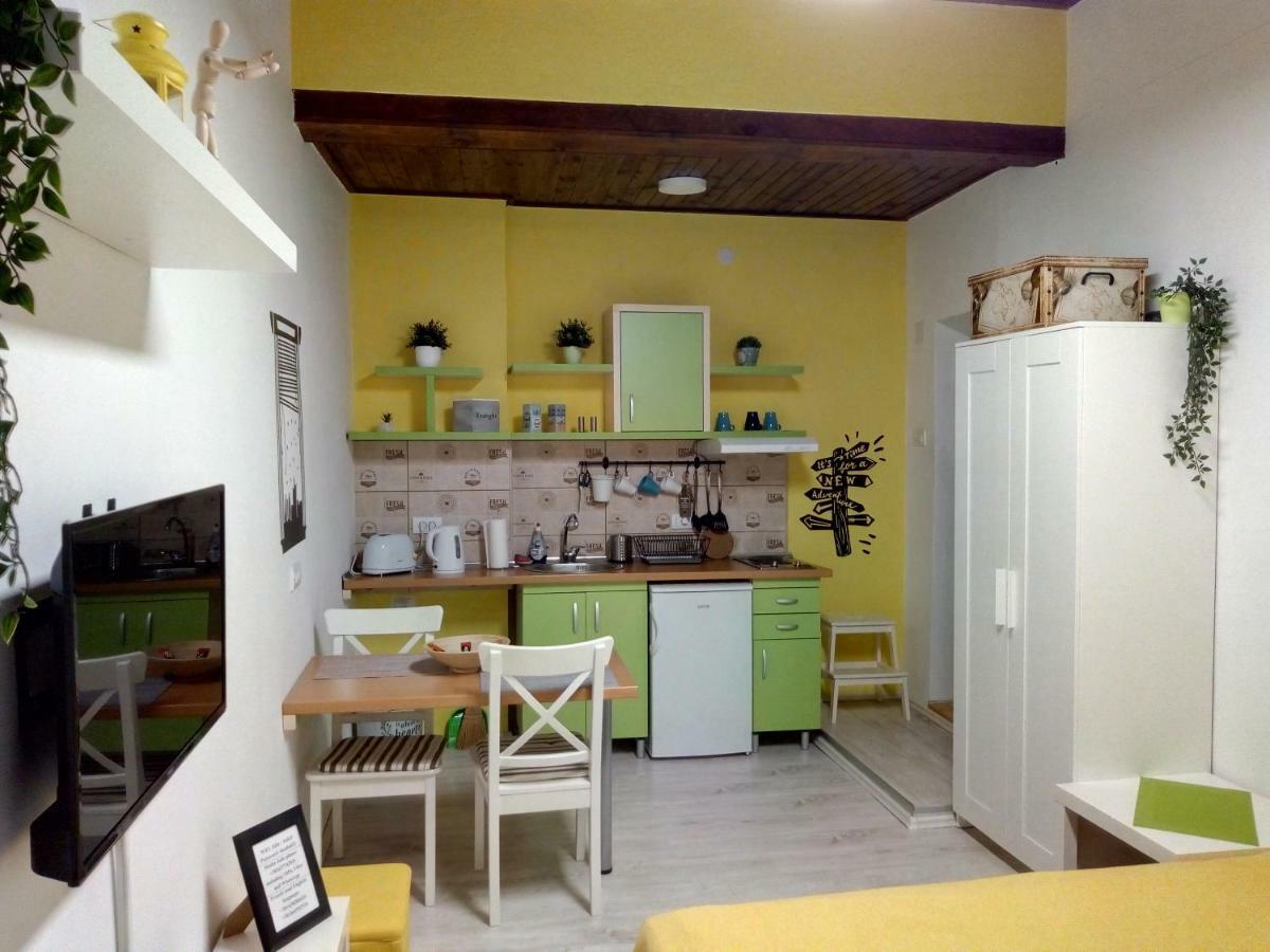 Ferienwohnung Studio Jolie Novi Sad Exterior foto