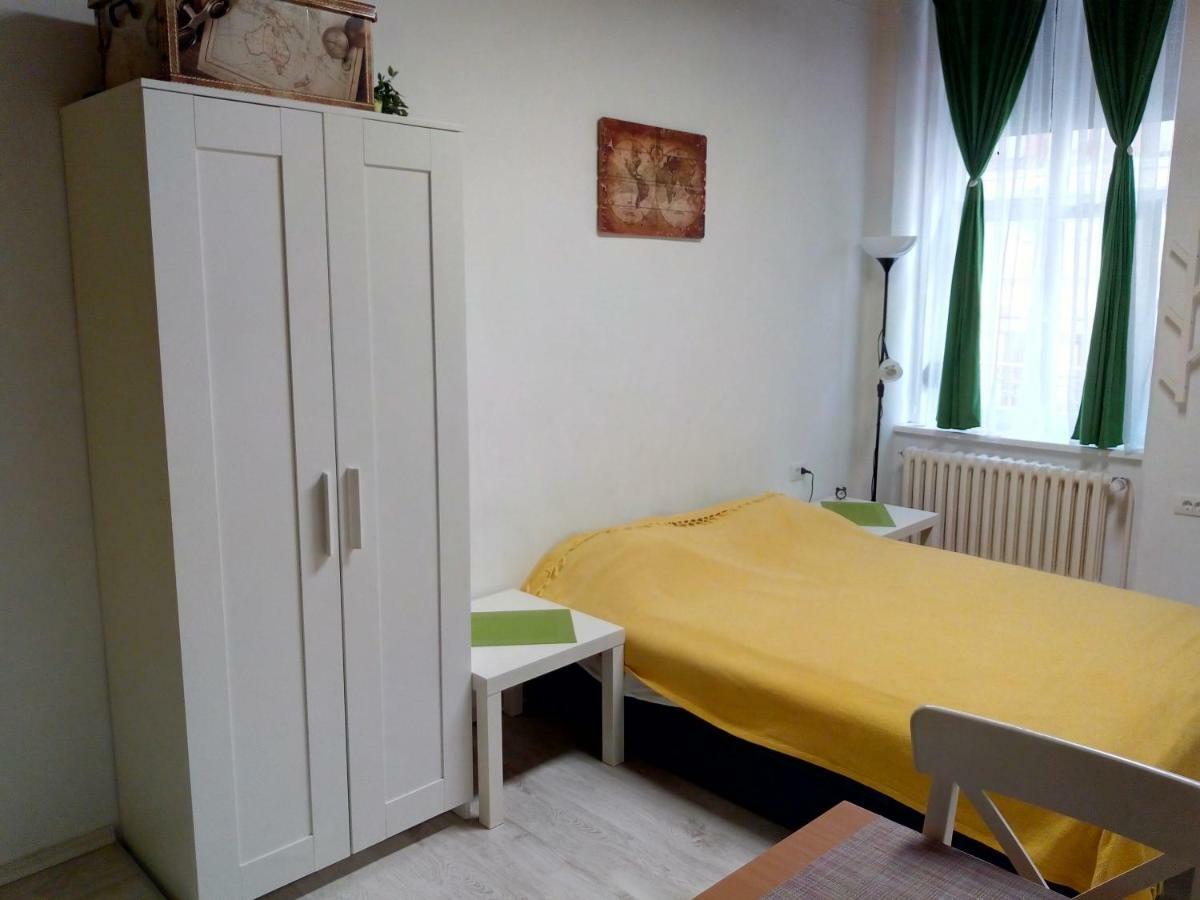 Ferienwohnung Studio Jolie Novi Sad Exterior foto